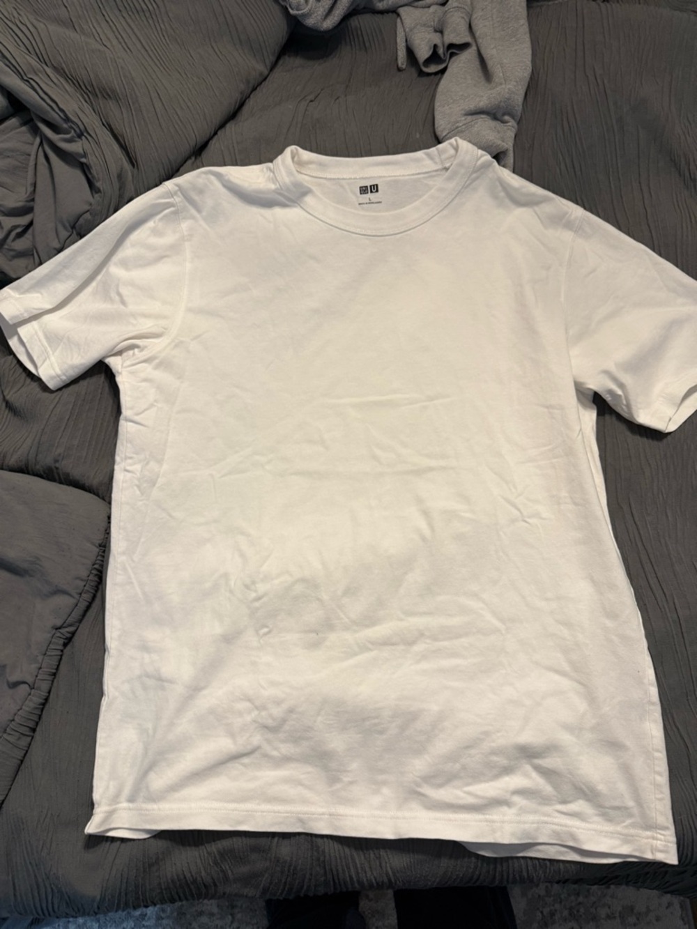 Uniqlo t shirt